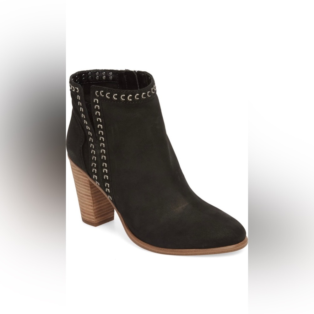 EUC Vince Camuto Suede Finchie Bootie Sz 9